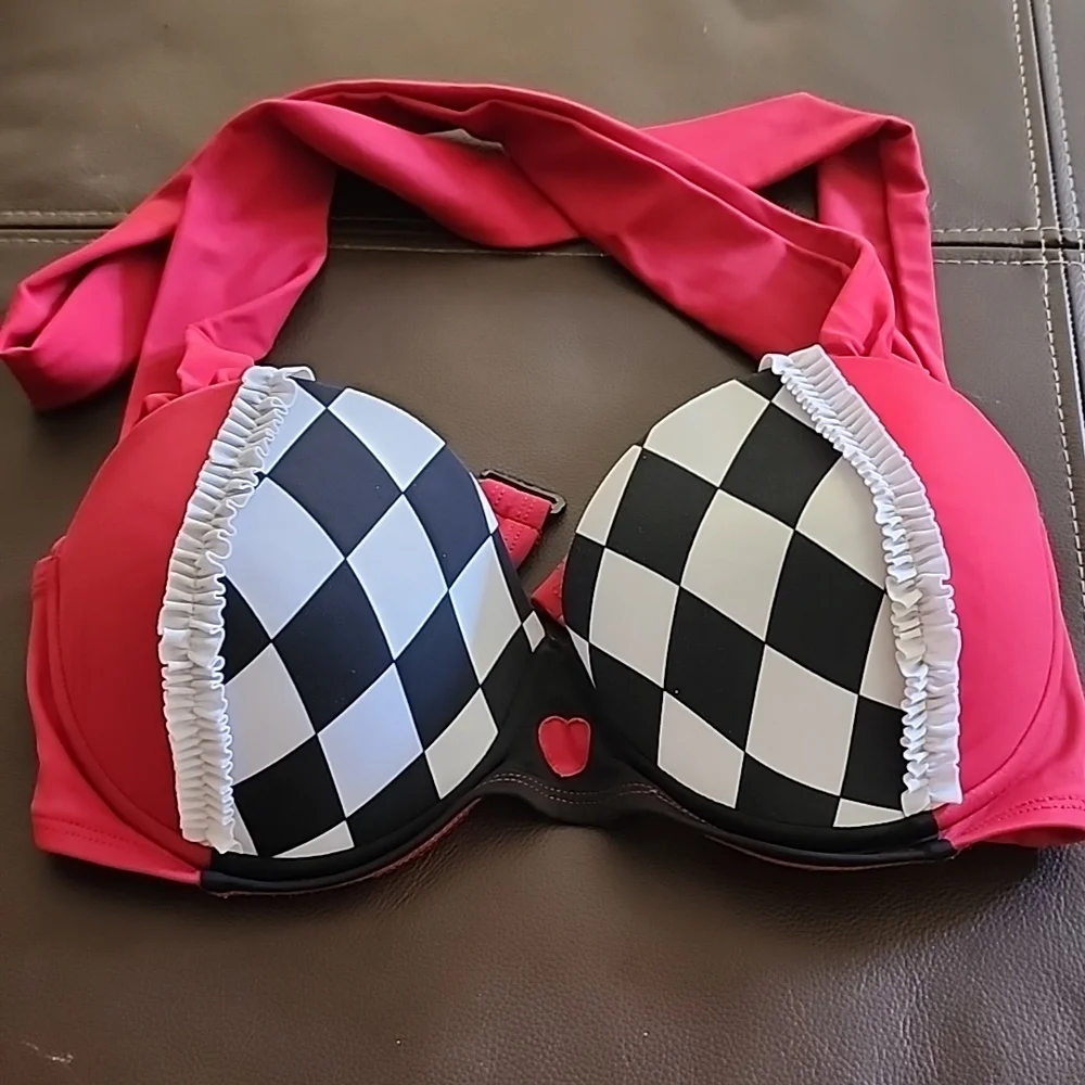 Hot Topic Queen of Hearts Bikini - Picture 2 of 4